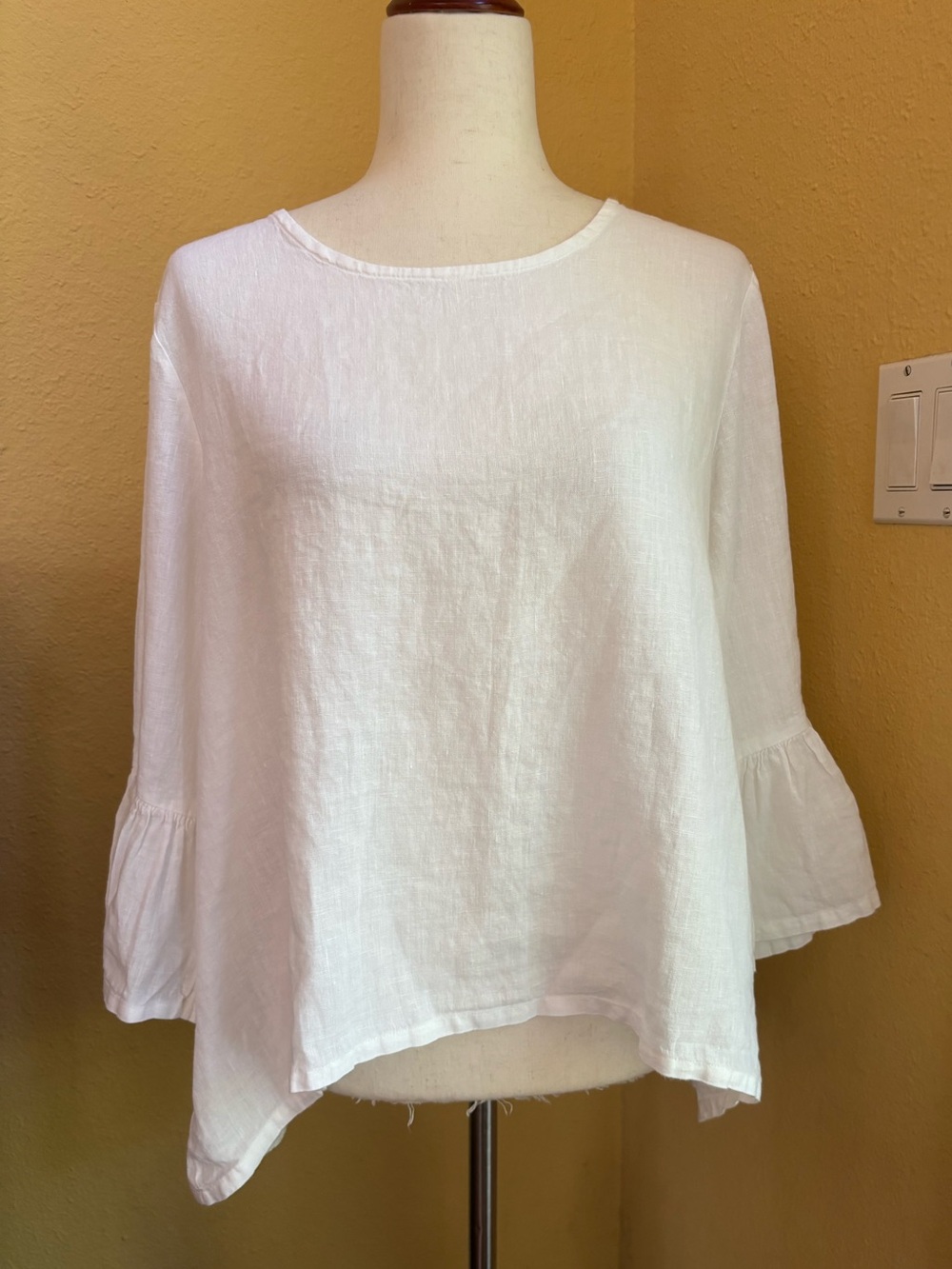 Bryn Walker 100% linen white blouse with bell sleeves. Small